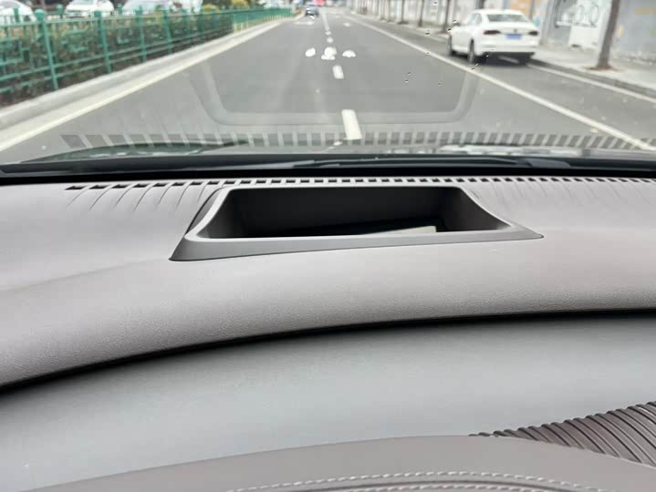 Фото 4 - Denza D9