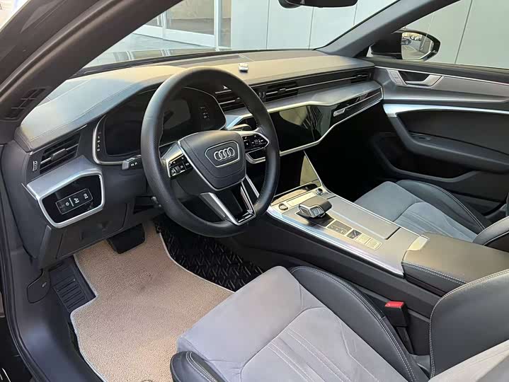 Фото 6 - Audi A6L