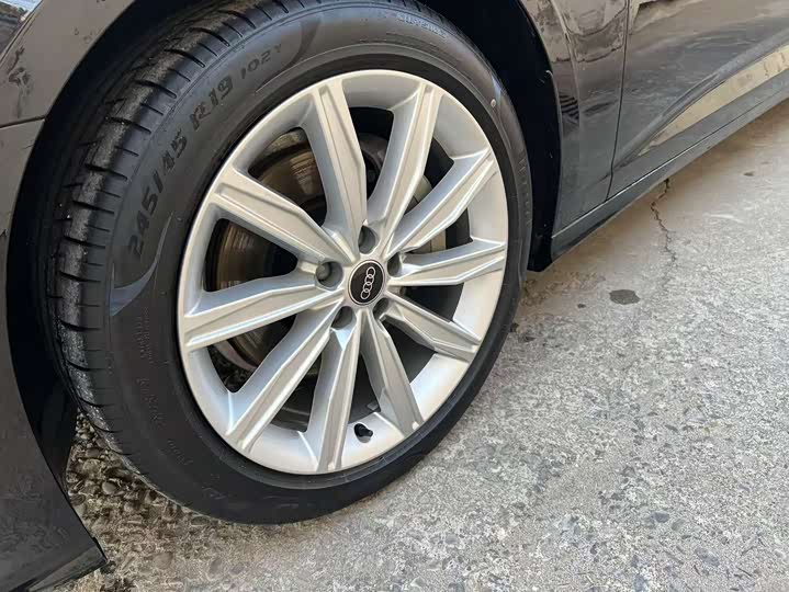 Фото 8 - Audi A6L