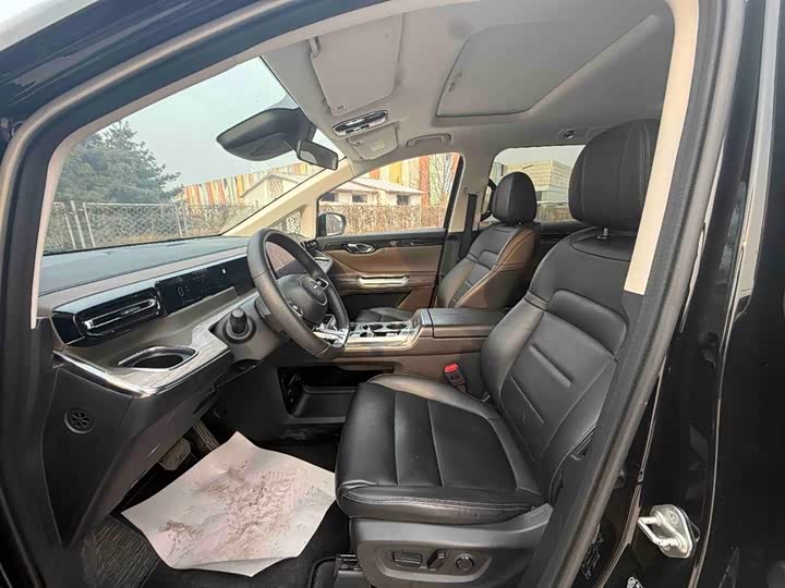 Фото 7 - GAC Trumpchi E8