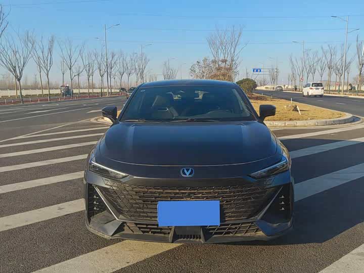 Фото 2 - Changan UNI-V