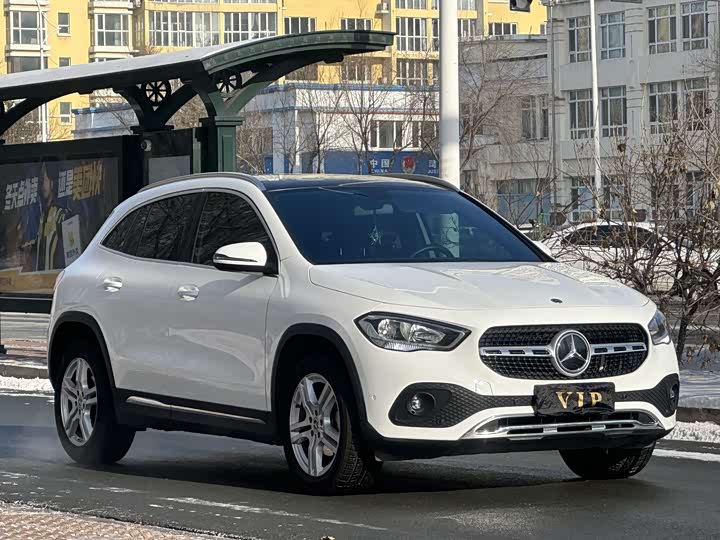 Фото 3 - Mercedes-Benz GLA-Class