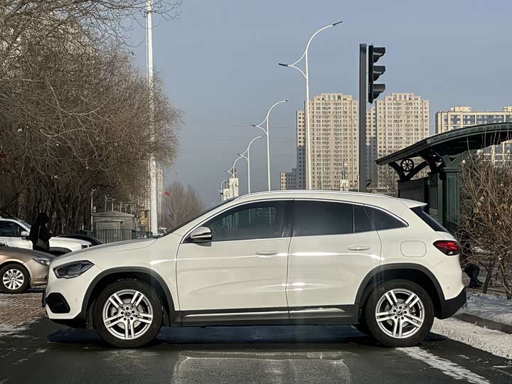 Фото 4 - Mercedes-Benz GLA-Class
