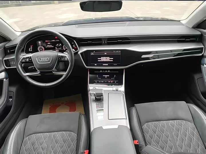 Фото 7 - Audi A7L