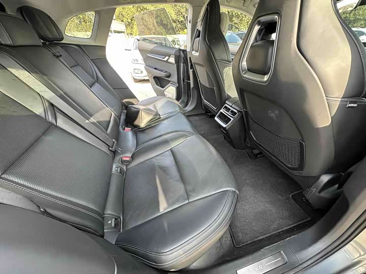 Фото 2 - Zeekr 001