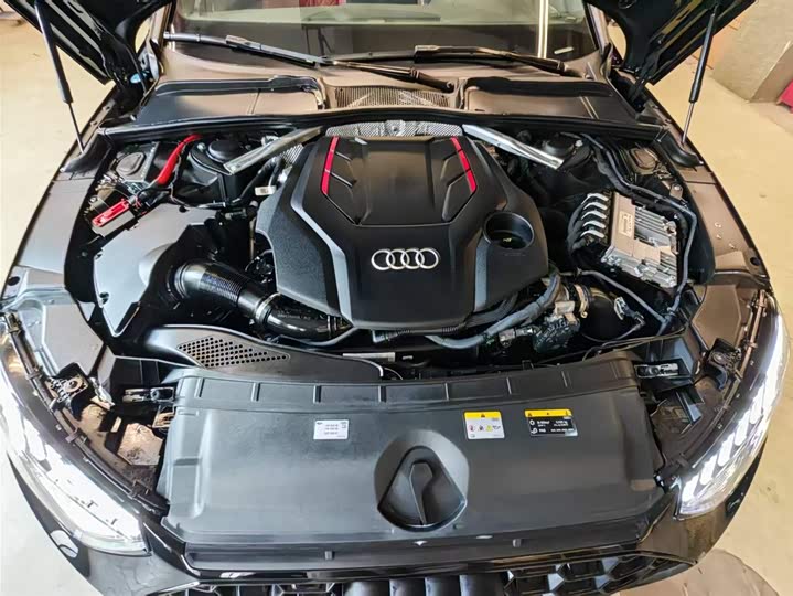 Фото 2 - Audi S4