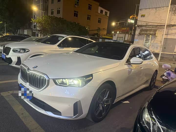 Фото 1 - BMW 5 Series