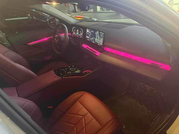 Фото 6 - BMW 5 Series