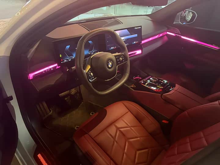 Фото 9 - BMW 5 Series