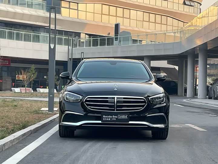 Фото 2 - Mercedes-Benz E-Class