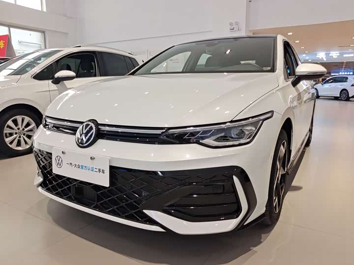 Фото 1 - Volkswagen Golf