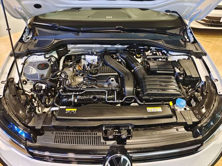 Фото 6 - Volkswagen Golf