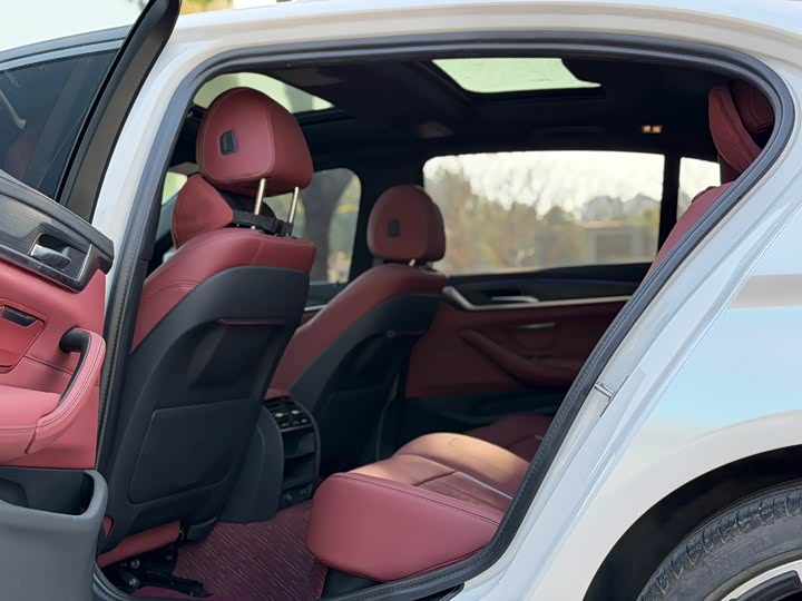 Фото 6 - BMW 5 Series