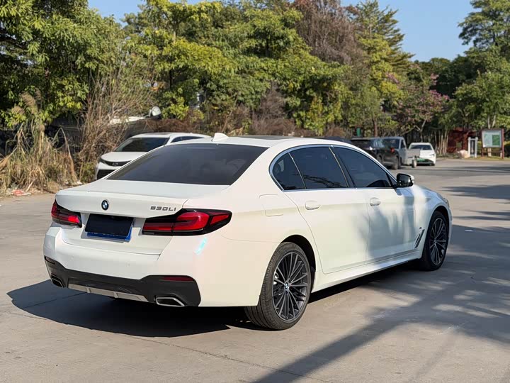 Фото 8 - BMW 5 Series