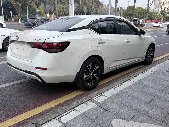 Фото 7 - Nissan Sylphy