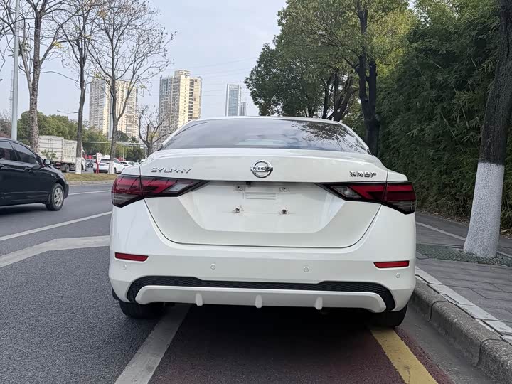 Фото 8 - Nissan Sylphy