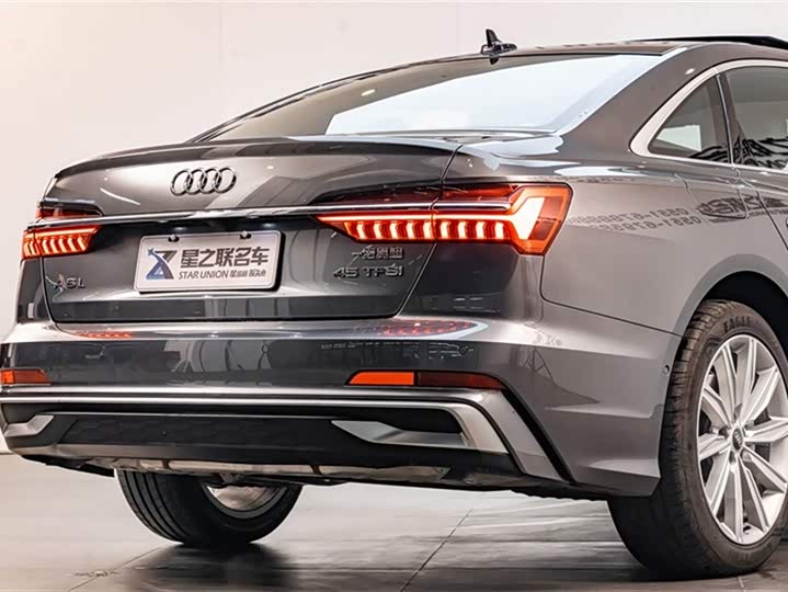 Фото 8 - Audi A6L