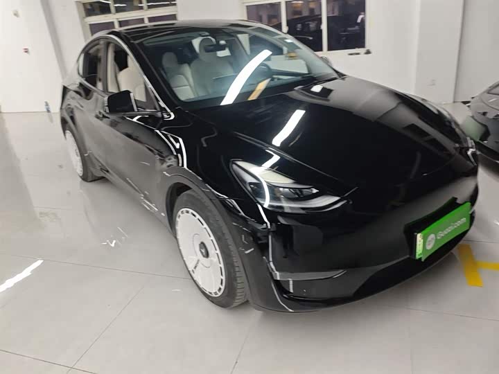Фото 4 - Tesla Model Y