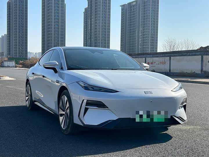 Фото 3 - Geely Galaxy E8