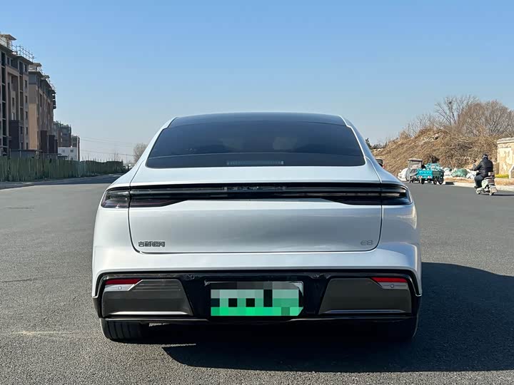 Фото 5 - Geely Galaxy E8