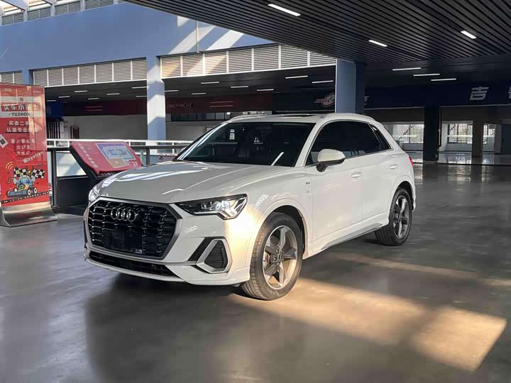 Фото 1 - Audi Q3