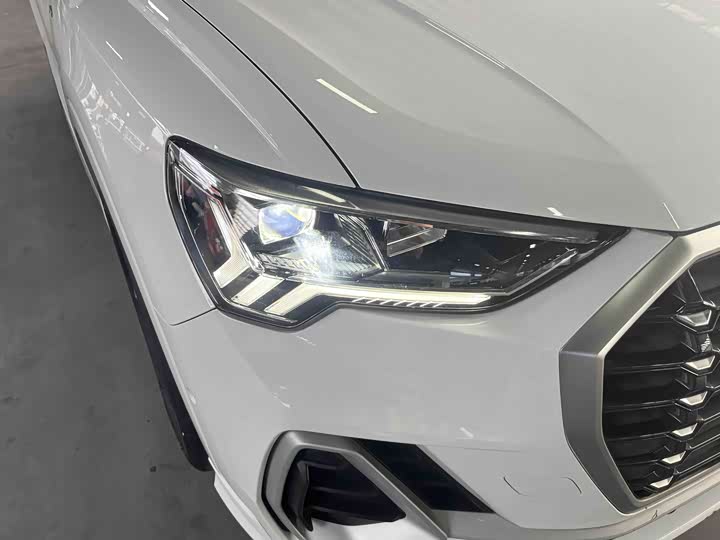 Фото 3 - Audi Q3