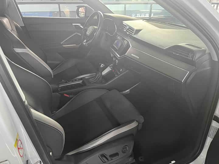 Фото 7 - Audi Q3