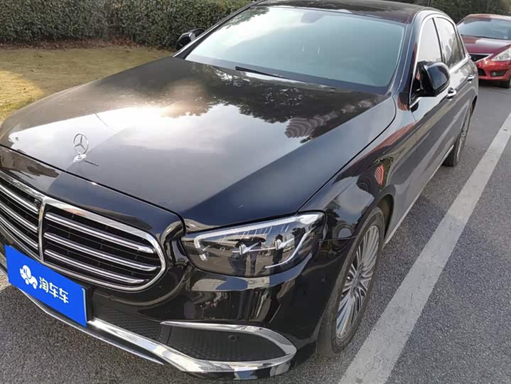 Фото 1 - Mercedes-Benz E-Class