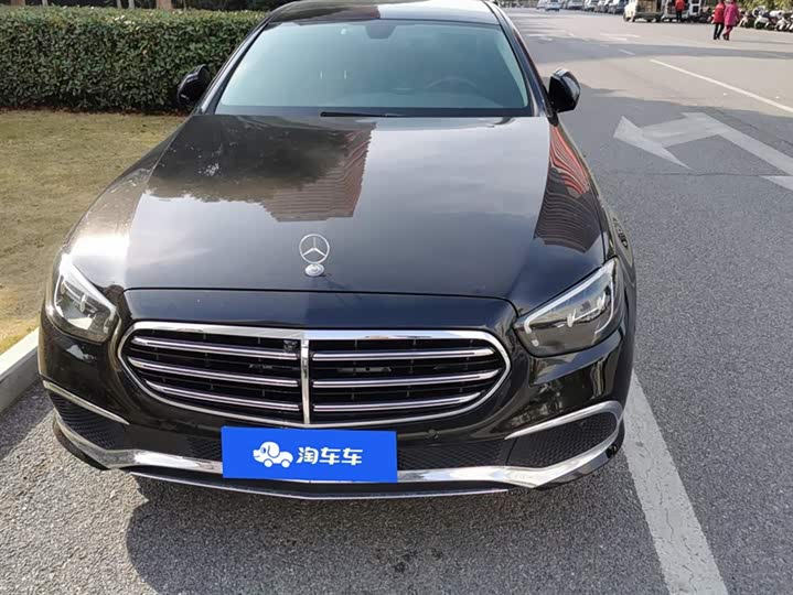 Фото 2 - Mercedes-Benz E-Class