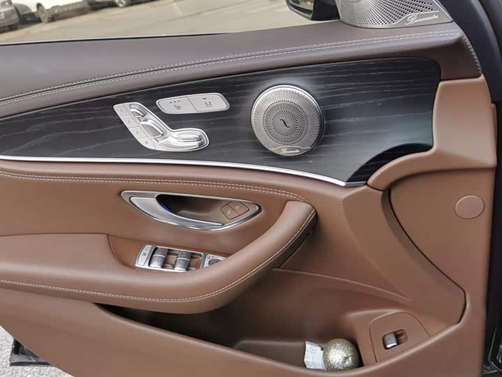 Фото 7 - Mercedes-Benz E-Class