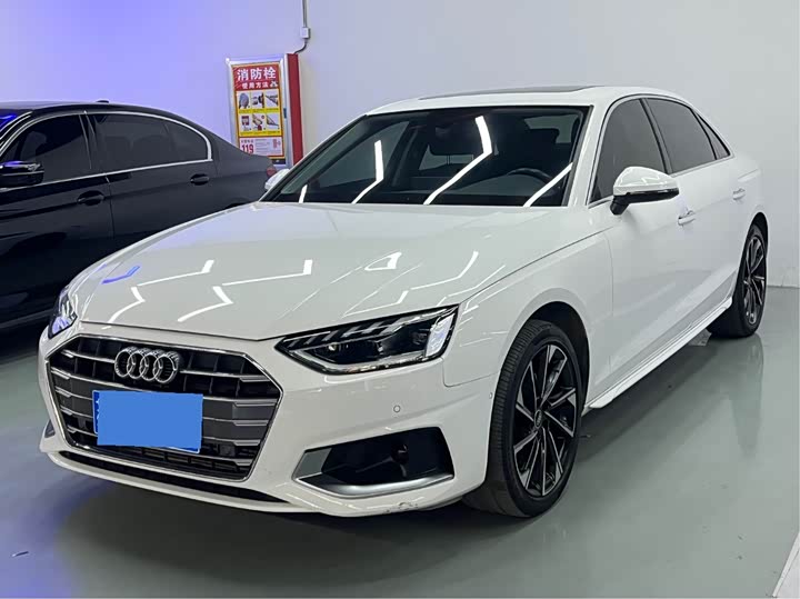 Фото 1 - Audi A4L