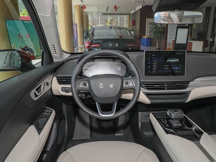 Фото 7 - Hongqi E-QM5