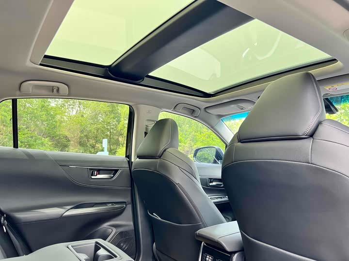 Фото 9 - Toyota Venza