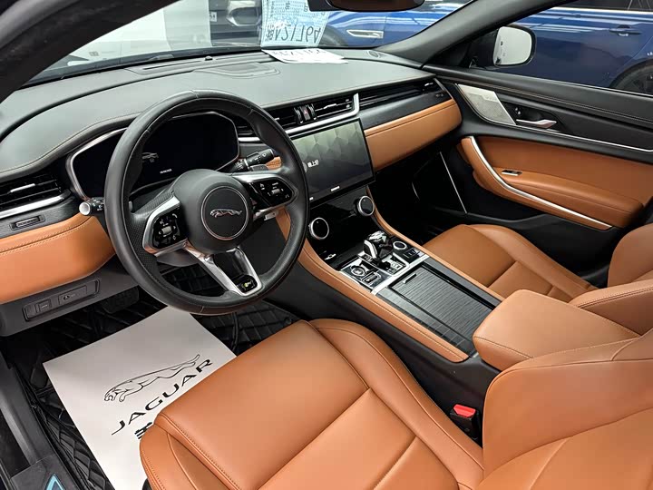 Фото 4 - Jaguar XF L