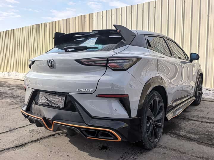 Фото 9 - Changan UNI-T