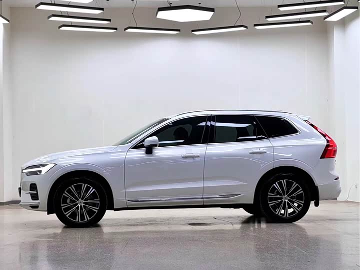 Фото 4 - Volvo XC60