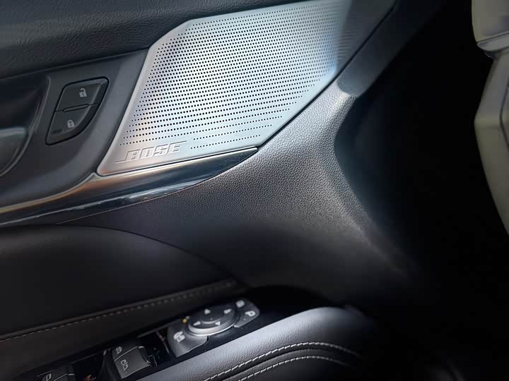 Фото 9 - Cadillac CT4