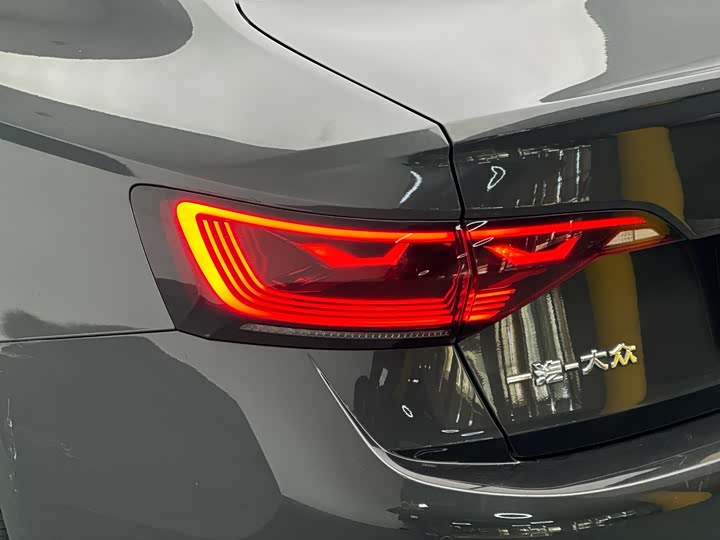 Фото 9 - Volkswagen Sagitar L