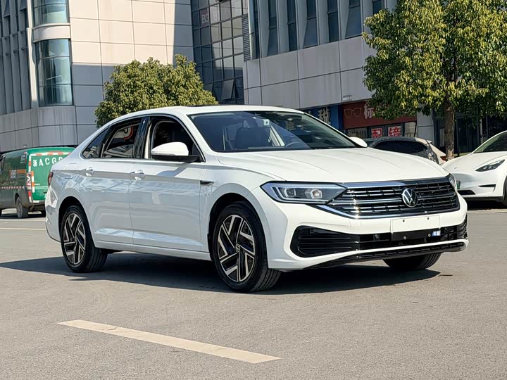 Фото 3 - Volkswagen Sagitar L