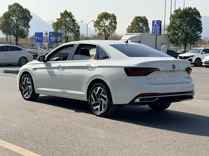 Фото 6 - Volkswagen Sagitar L