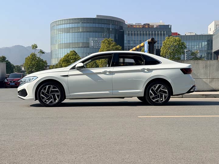 Фото 7 - Volkswagen Sagitar L