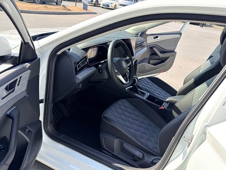 Фото 8 - Volkswagen Sagitar L