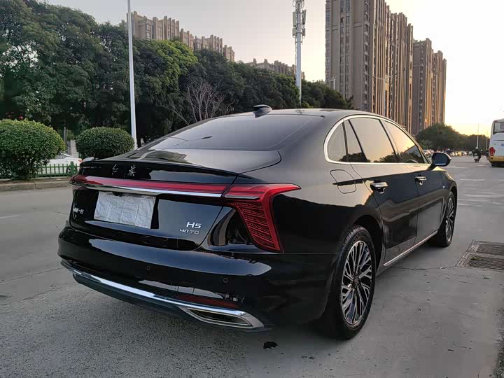 Фото 3 - Hongqi H5