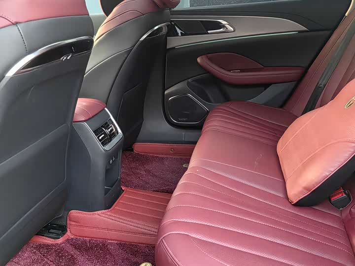 Фото 7 - Hongqi H5