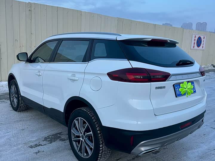 Фото 6 - Geely Atlas