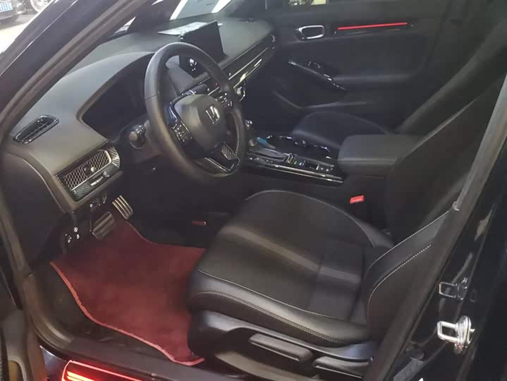 Фото 9 - Honda Civic