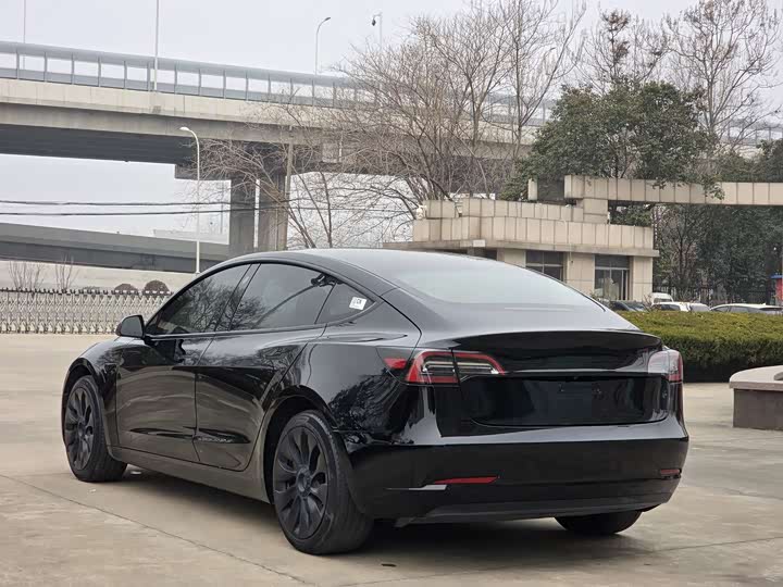 Фото 5 - Tesla Model 3