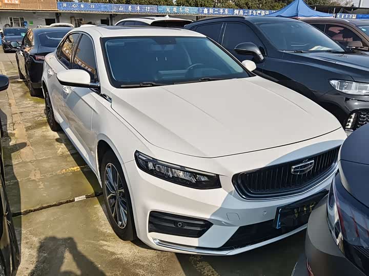 Фото 3 - Geely Preface