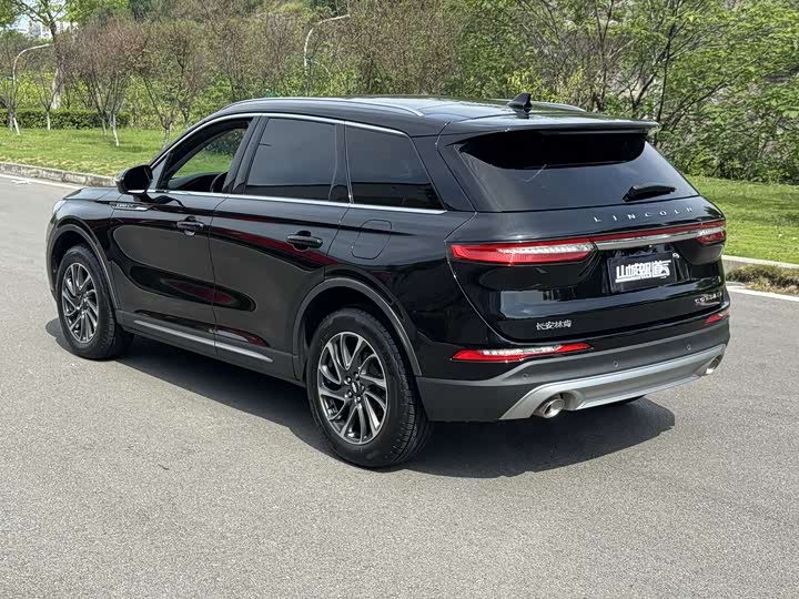 Фото 6 - Lincoln Corsair