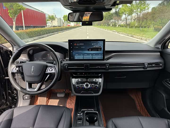 Фото 9 - Lincoln Corsair